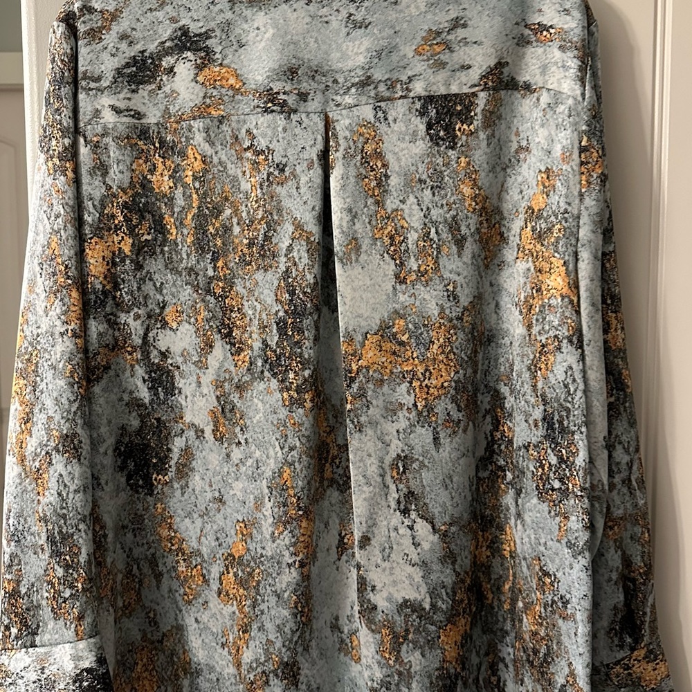 Gorgeous blouse by Nic + Zoe — never worn!